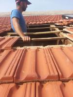 אבישי מחברת "מבראשית איטום בניה ושיקום" מבצע איטום גג רעפים